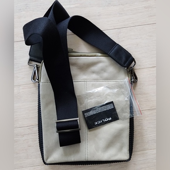 Modern The Police Genuine Leather w/Tech Trim Cross Body Bag Designed in Italy - Picture 6 of 14